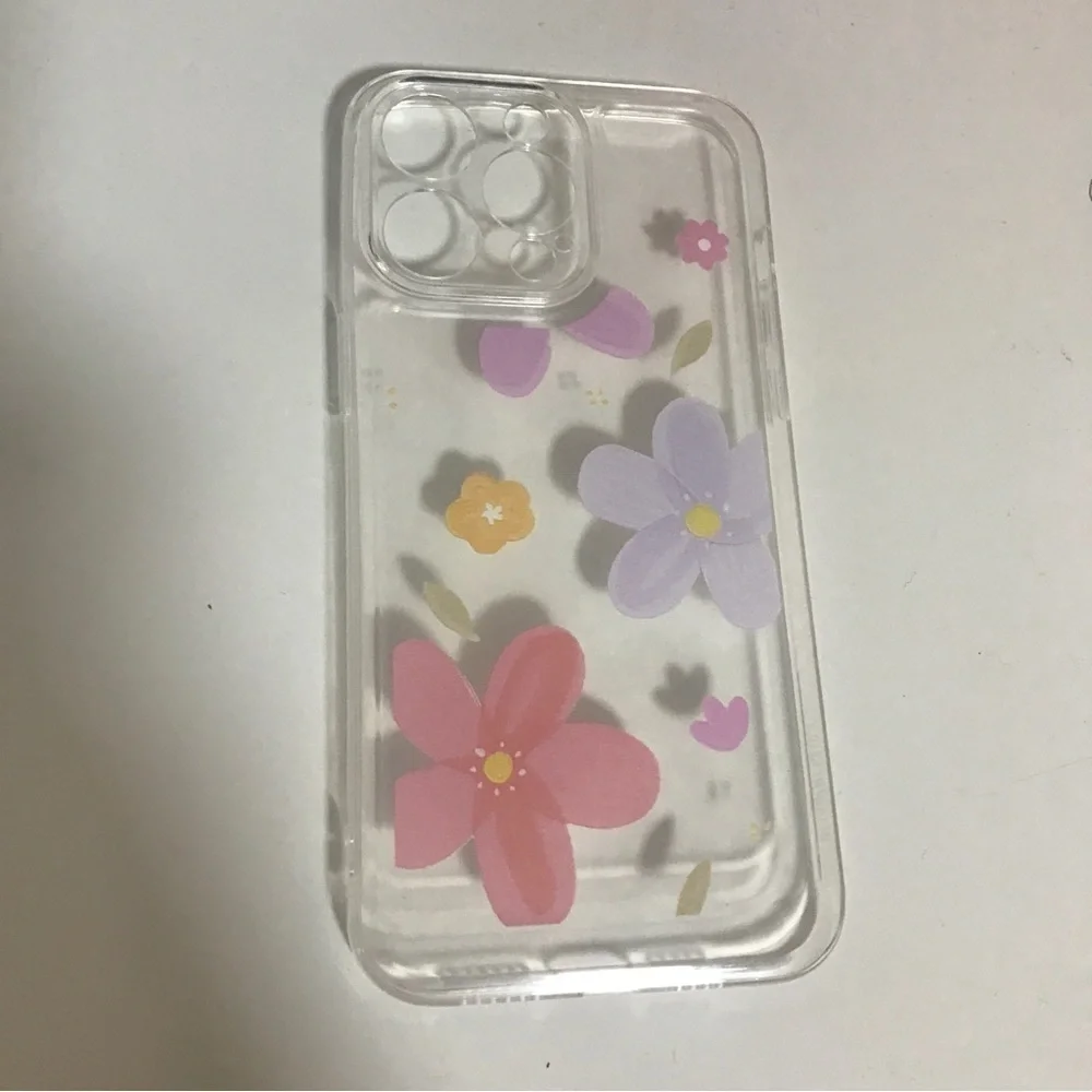 3/$15 *New*! I Phone 14 pro max clear phone case with floral print